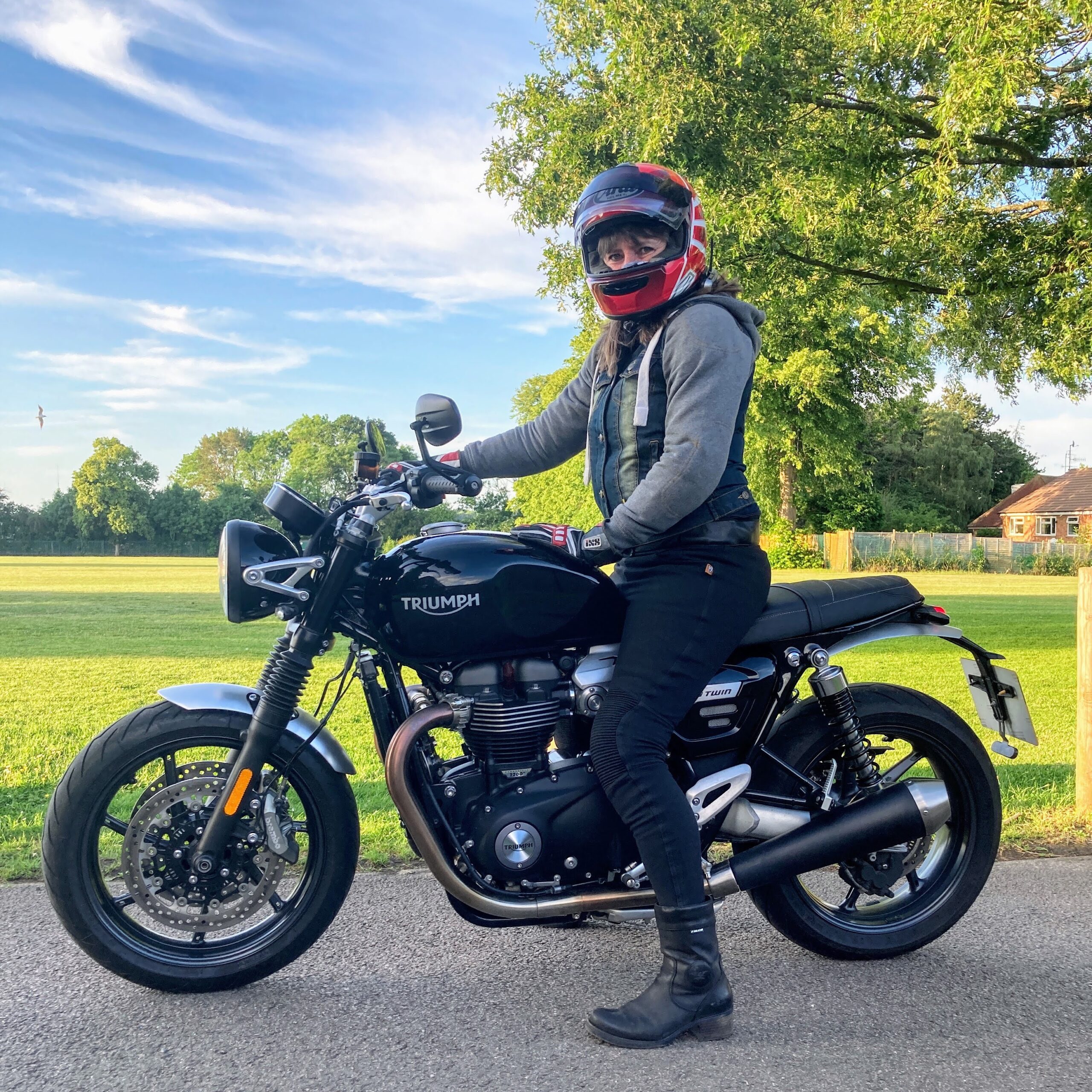 Fitting R G Crash Protectors Tail Tidy to my Triumph Speed Twin BikerKaz