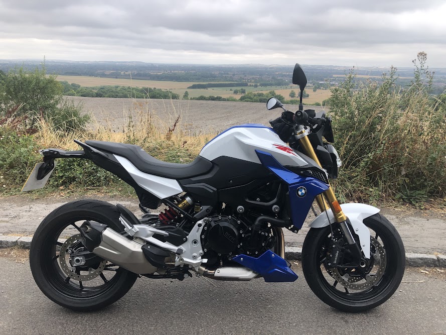 Review: 2022 BMW F 900 R